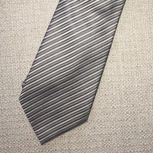 Donald J. Trump Signature Collection silk tie